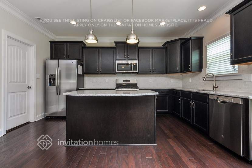 Building Photo - 907 Middle Ground Ave