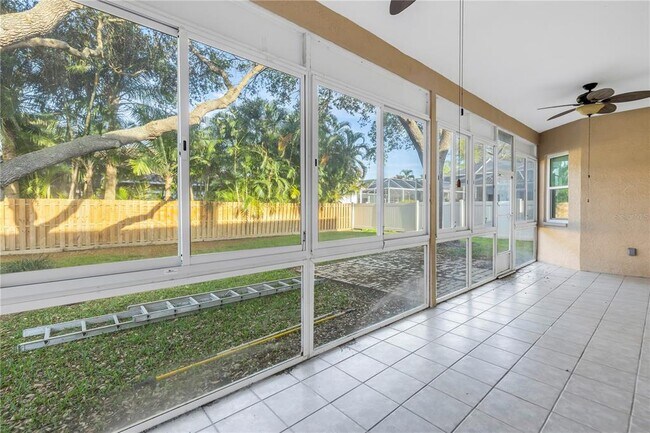Building Photo - 4832 Queen Palm Terrace NE
