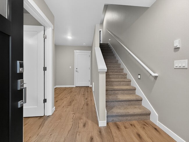 Building Photo - 1322 194th St SE