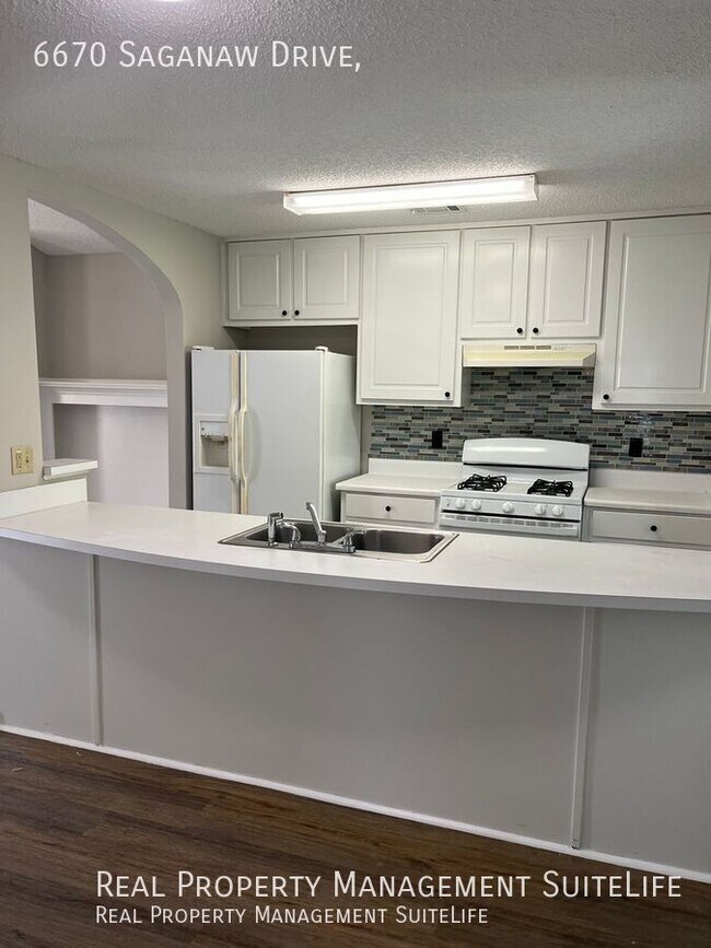 Building Photo - 6670 Saganaw Dr