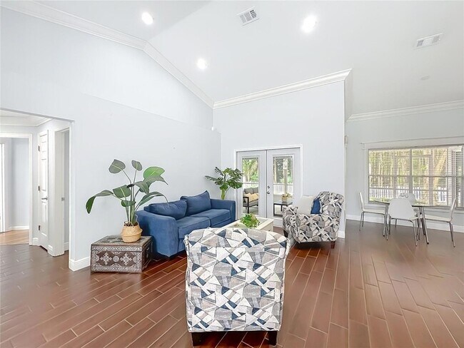 Building Photo - 3020 Hartland Ct
