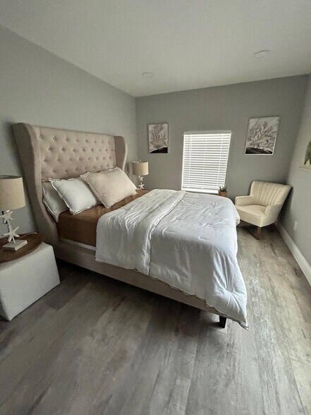 Building Photo - 1182 SE 2nd Ave