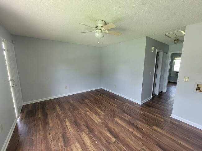 Building Photo - 3410 Calumet Pl