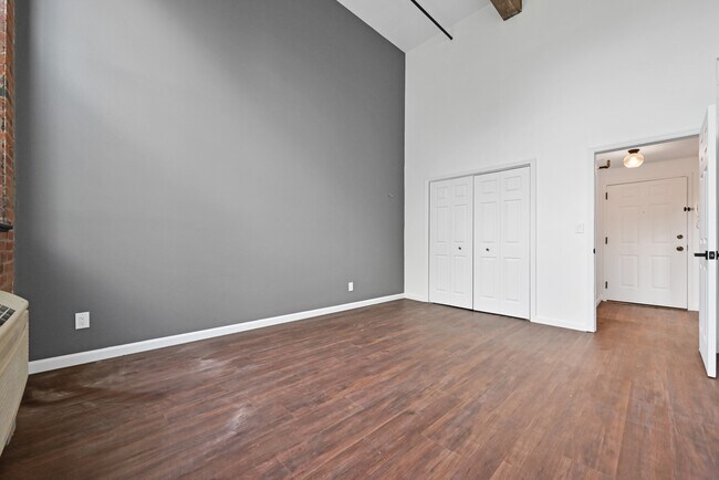 Building Photo - 384 Trenton Ave