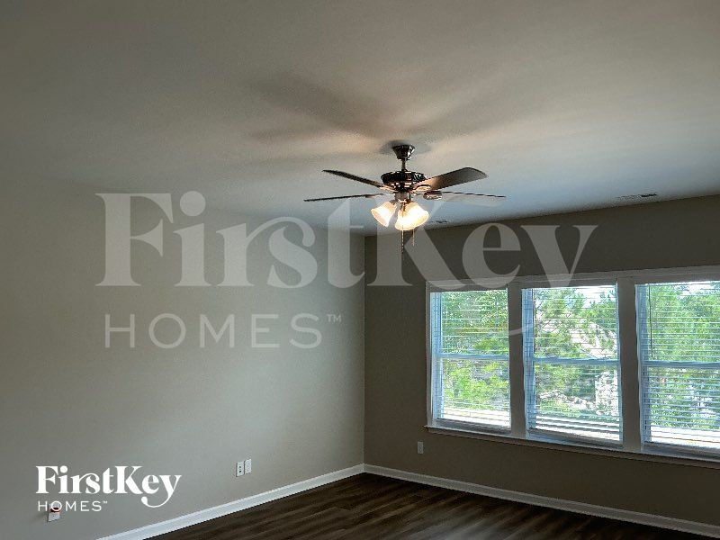 Building Photo - 837 Ember Dr