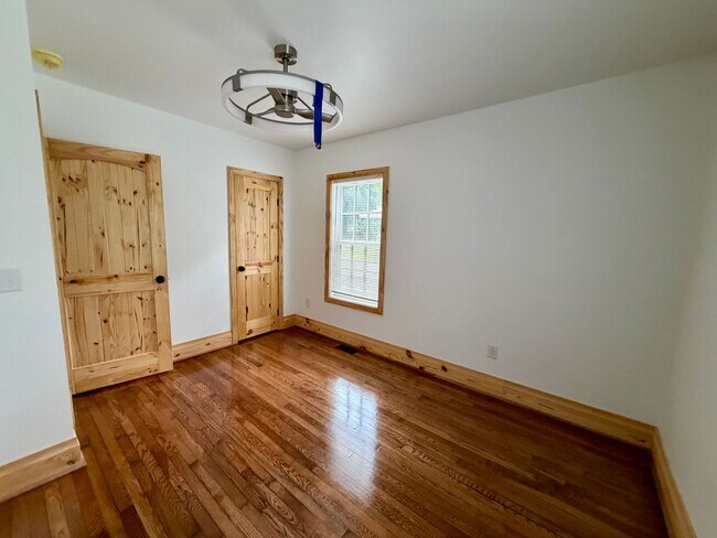Building Photo - Forest Acres