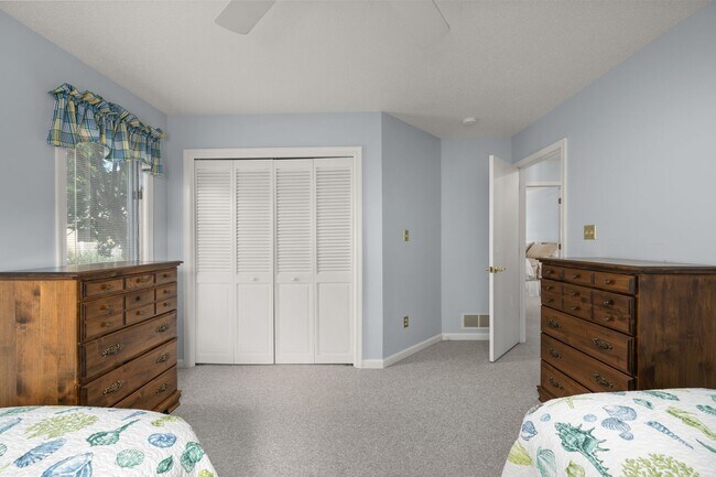 Building Photo - 225 Ocean View Blvd