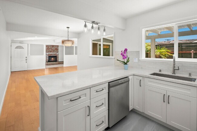 Building Photo - Welcome to your rare gem, dream home in Clairemont, San Diego!