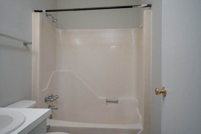 Building Photo - 307 Fairview Ave SW