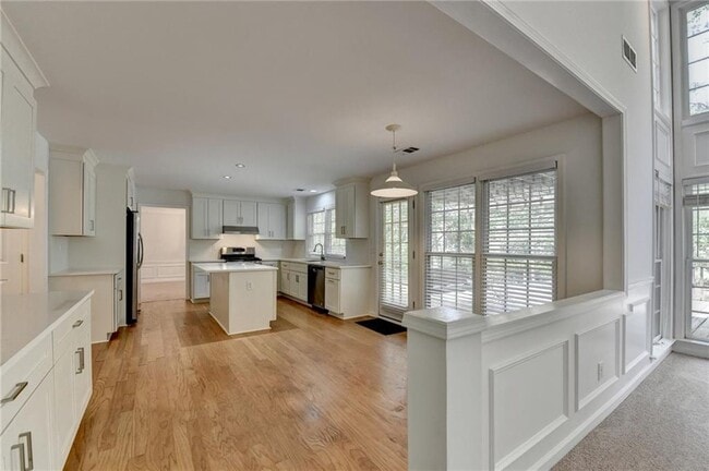 Building Photo - 6535 Ganton Dr