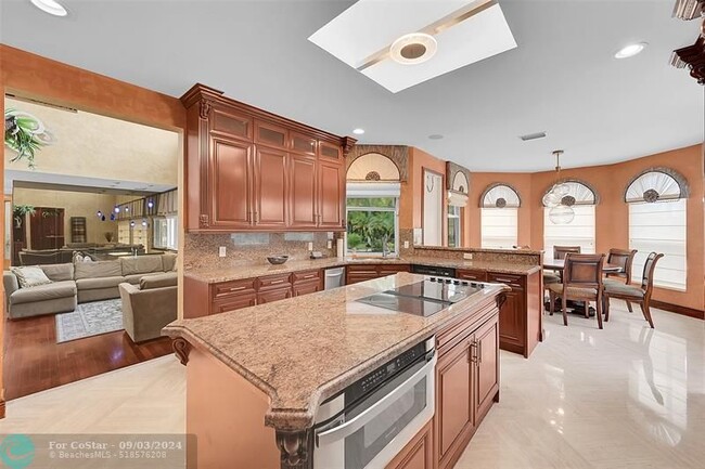 Building Photo - 4200 Coral Hills Dr