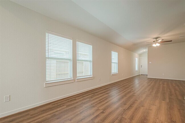 Building Photo - 7538 Coral Ter Dr