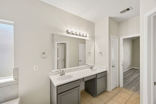Building Photo - 25615 Crisp Springs Ln