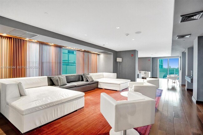 Building Photo - 325 S Biscayne Blvd