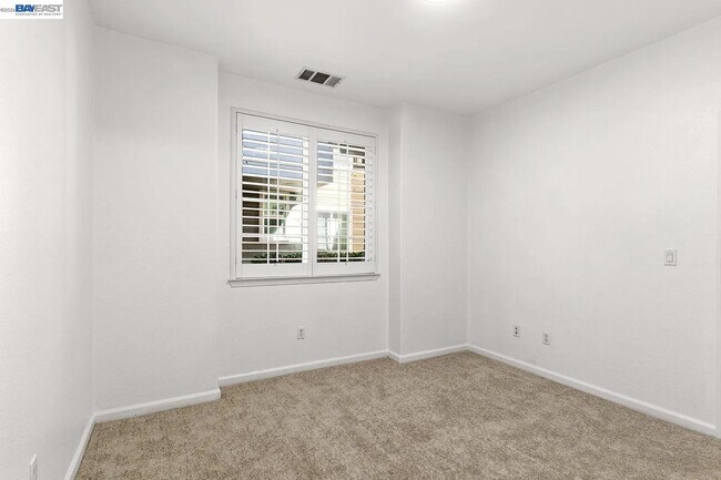 Building Photo - 1503 Jetty Dr