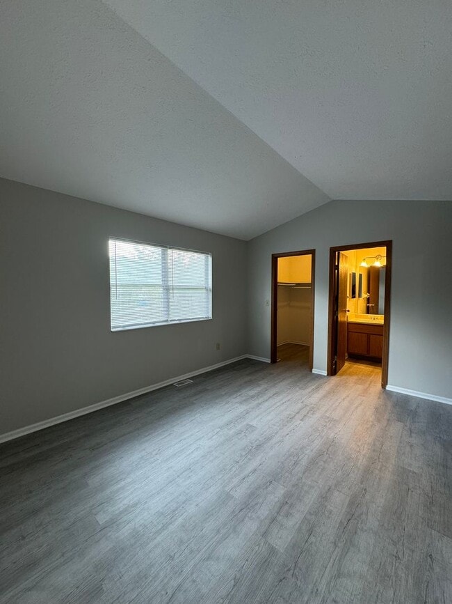 Building Photo - 6748 Fairway Ave