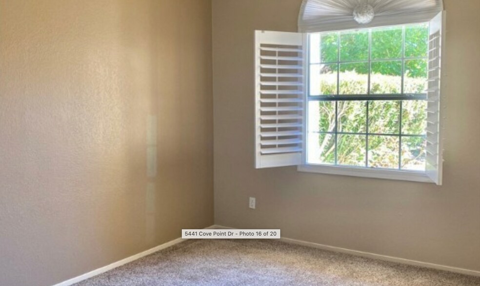 Building Photo - 5441 Cove Point Dr