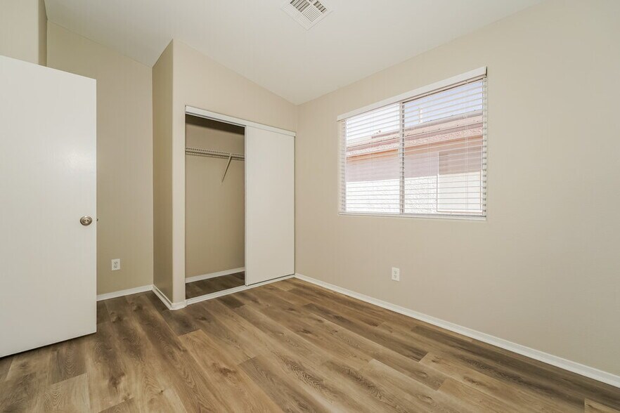 Building Photo - 4833 River Splash Ave