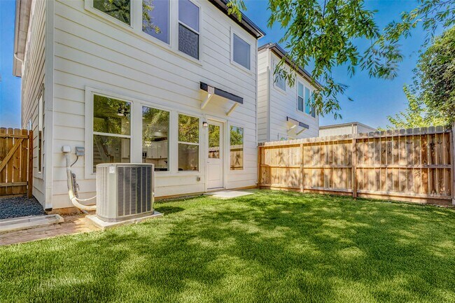 Building Photo - 2310 Campbell Rd