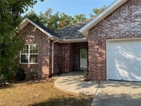 Building Photo - 4 Sullivan Ln