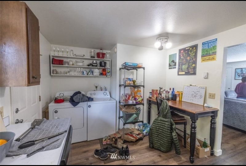 Building Photo - 2203 Happy Ct