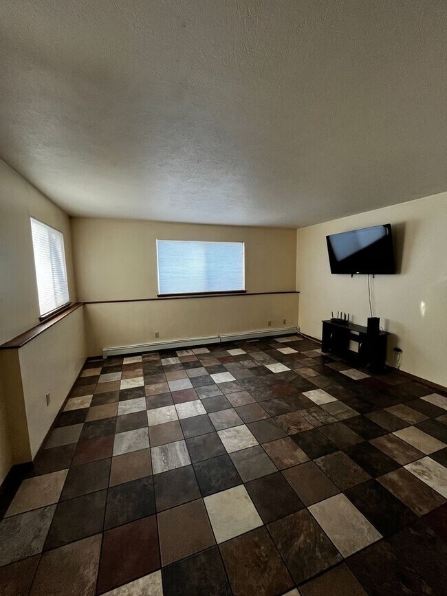 Building Photo - 94 N Grogan St