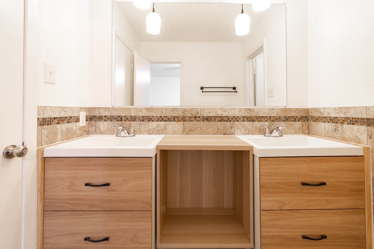 Building Photo - 706 Ramble Ln