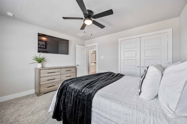 Building Photo - 6923 California Black Oak Dr