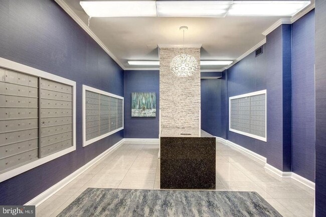 Building Photo - 1011 Arlington Blvd