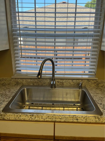 Building Photo - 1801 Heritage Rd