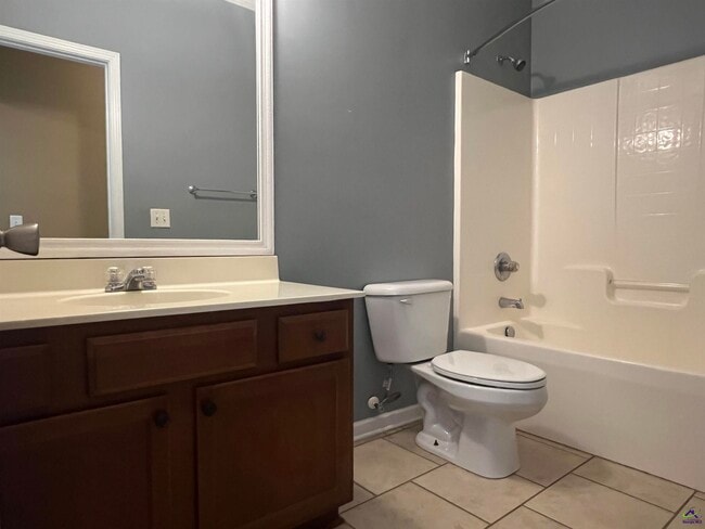 Building Photo - 312 Hearthwood Dr