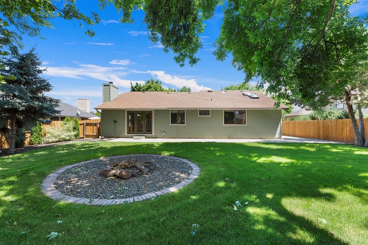 Building Photo - 3883 N Tumbleweed Pl