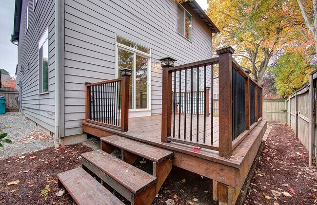 Building Photo - Salmon Creek 4 bd 2.5 ba Available Now!