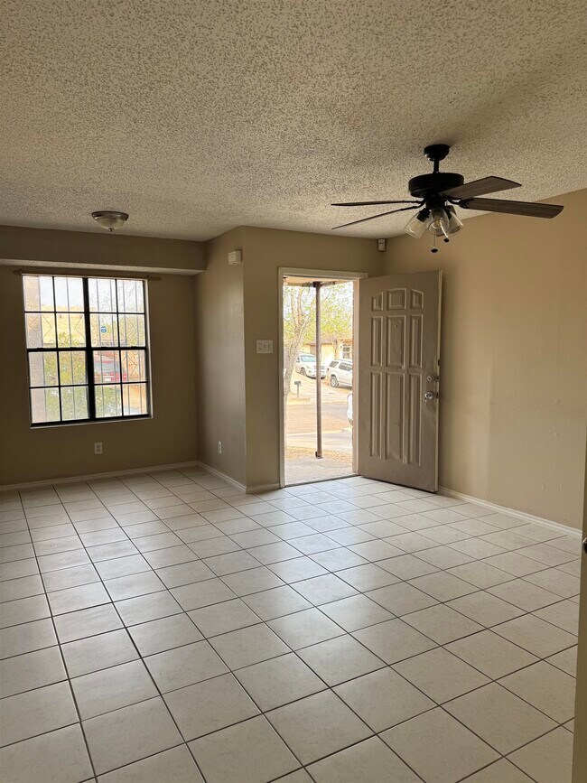 Building Photo - 113 Carter Dr