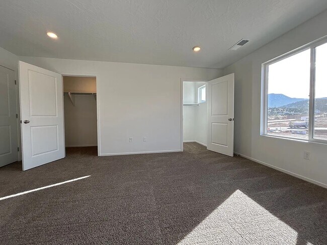 Building Photo - 2974 W Graham Lp