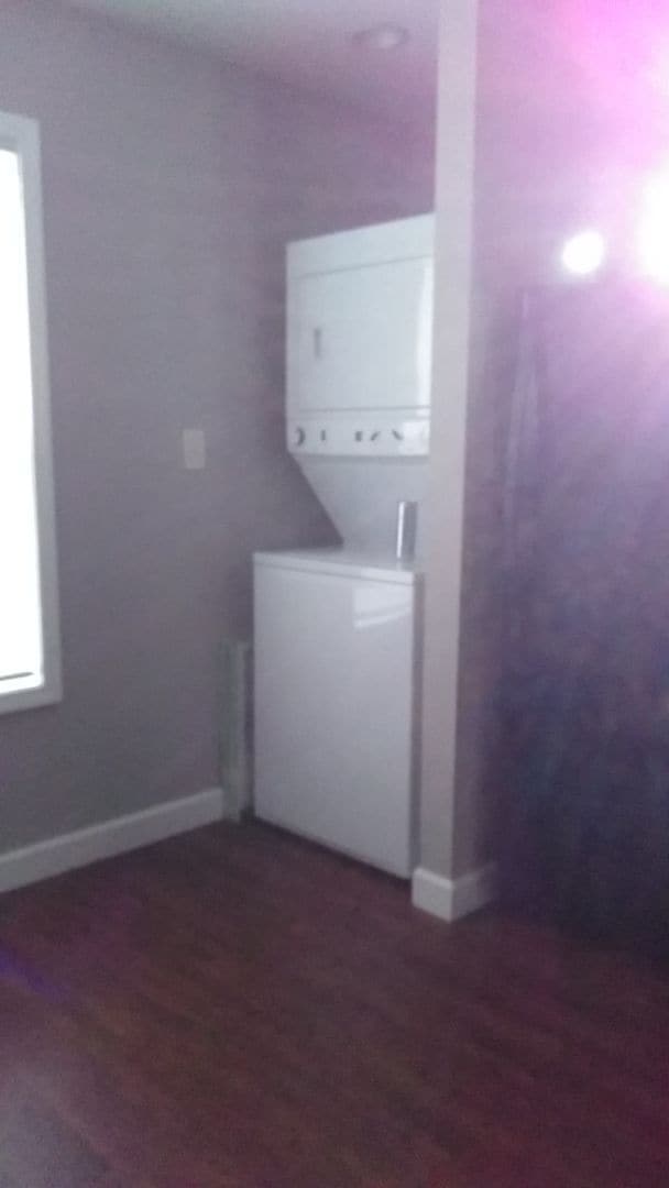 Building Photo - 2 BD/ 2 BA