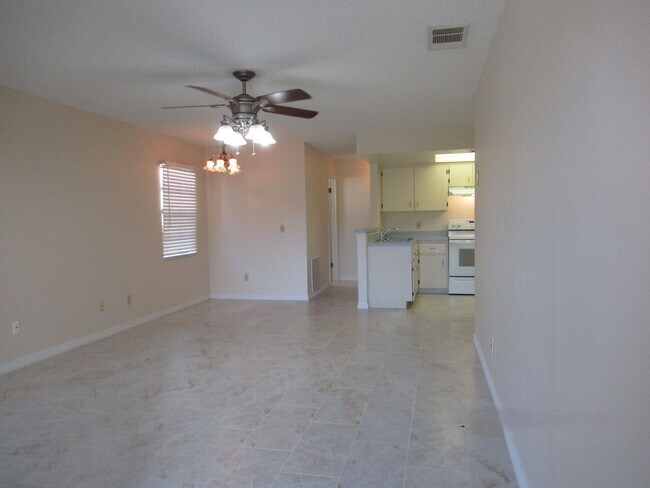 Building Photo - 127 Sunnyside Dr