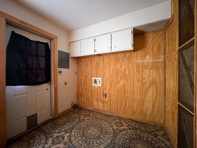 Building Photo - Cozy?Charm Meets Modern Luxury – Your Perfect Ranch-Style Retreat in Lamesa!