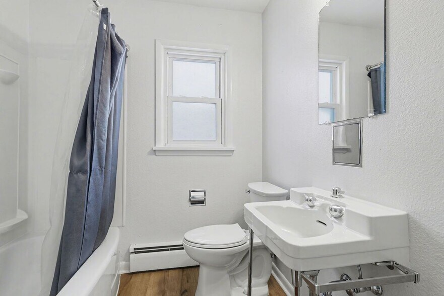 Building Photo - 2215 N Wahsatch Ave