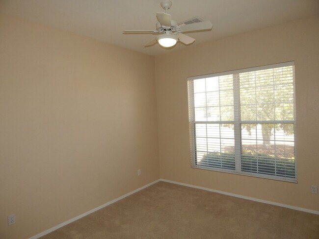 Building Photo - 3 Bedroom 2 Baths 1844 Sqft in Bluffs