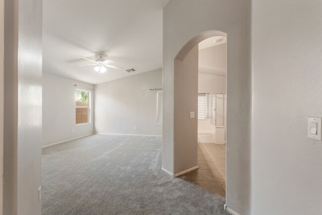 Building Photo - Spacious Floor Plan in Copper Basin