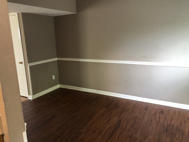 Building Photo - 290 Hedgewood Ct