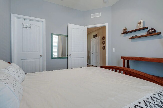 Building Photo - 2012 Hickory Brook Dr