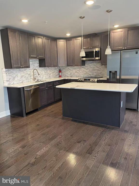 Building Photo - 1505 Parrish St