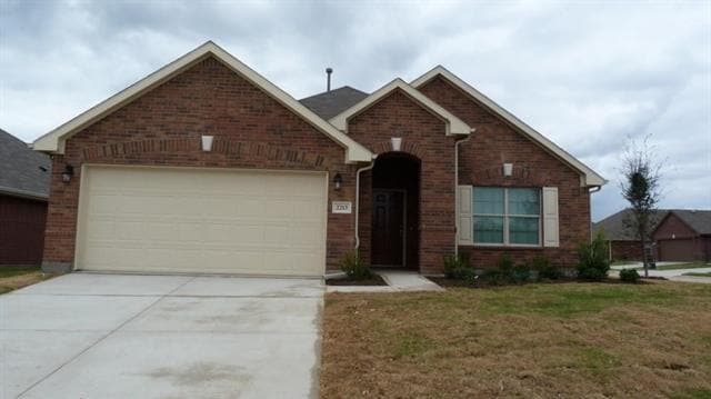 Building Photo - 2213 Willow Creek Dr