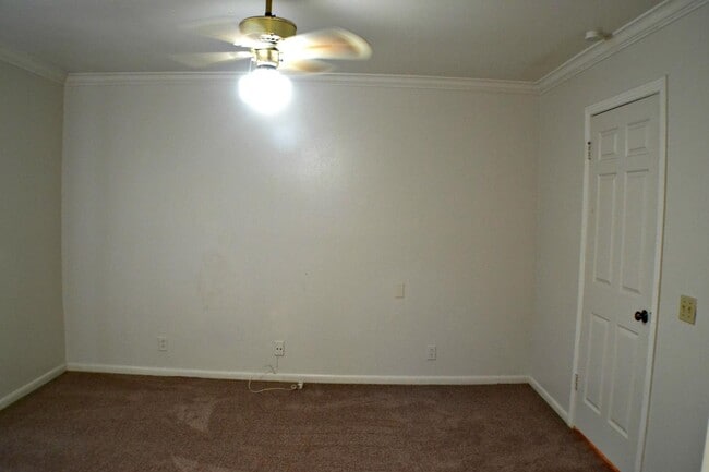 Building Photo - 165 W Rampart Dr