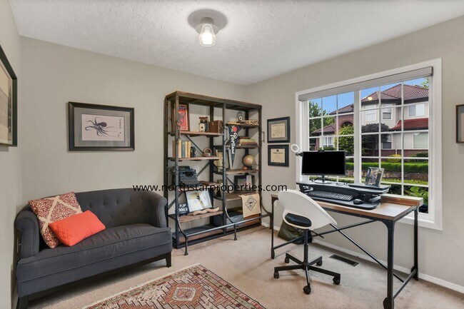 Building Photo - Lake Oswego Perfection