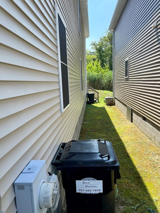 Building Photo - 5164 Main St