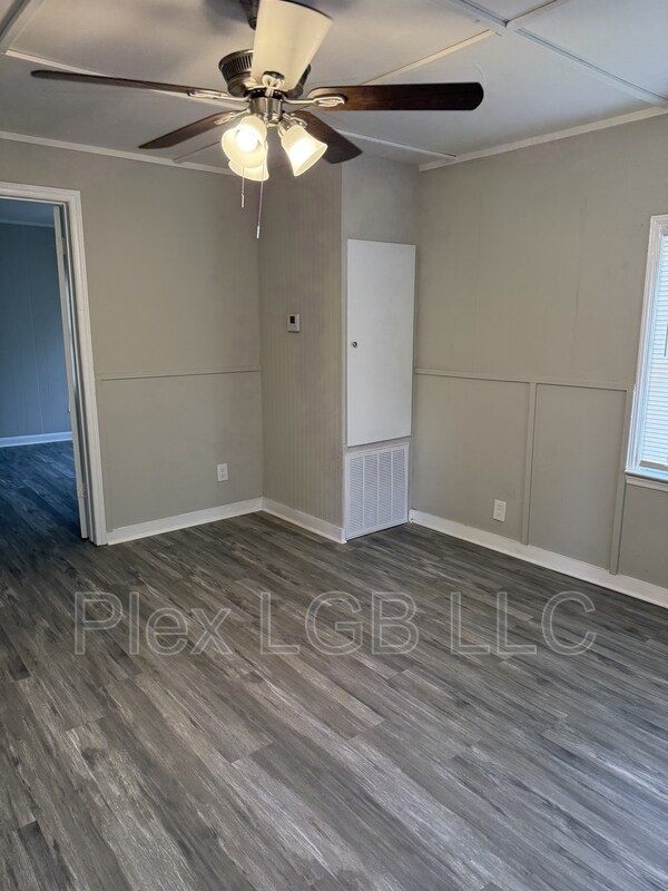 Building Photo - 116 Oak Ln
