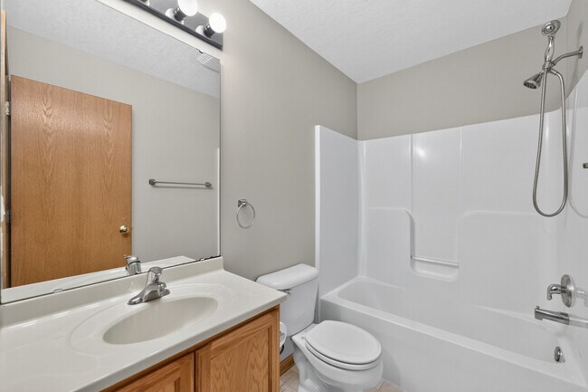 Building Photo - 1110 Rose Dr
